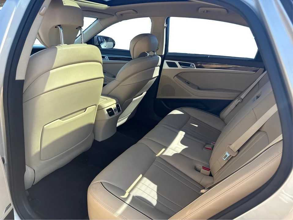 2015 Hyundai Genesis - Image 11 of 21