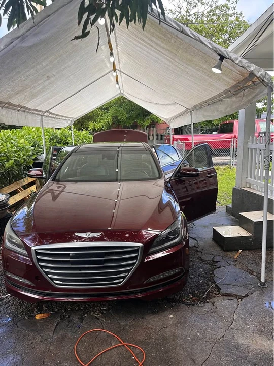 2015 Hyundai Genesis - Image 10 of 13