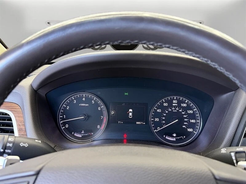2015 Hyundai Genesis - Image 18 of 20