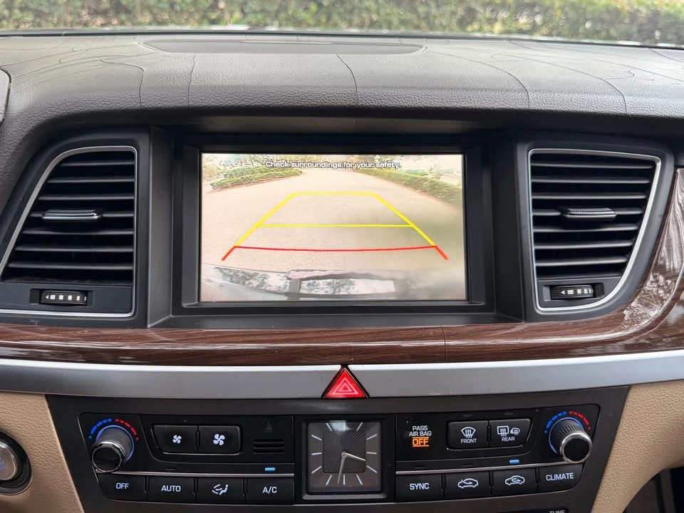 2015 Hyundai Genesis - Image 16 of 16