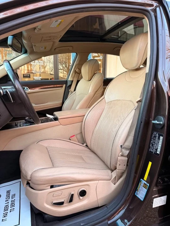 2015 Hyundai Genesis - Image 12 of 20