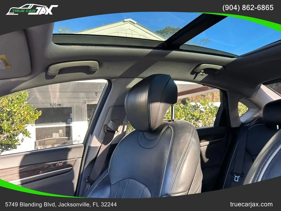 2015 Hyundai Genesis - Image 12 of 20