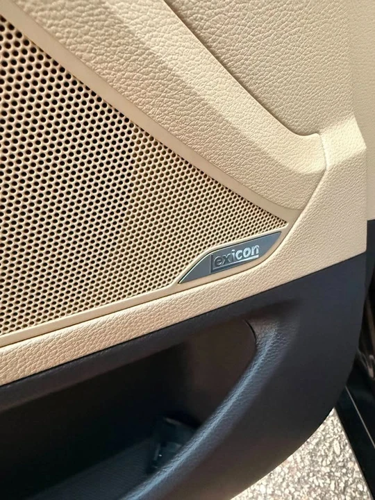 2015 Hyundai Genesis - Image 15 of 20