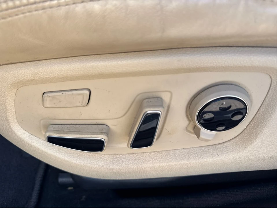 2015 Hyundai Genesis - Image 19 of 21