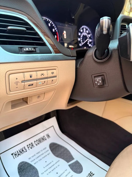 2015 Hyundai Genesis - Image 13 of 20