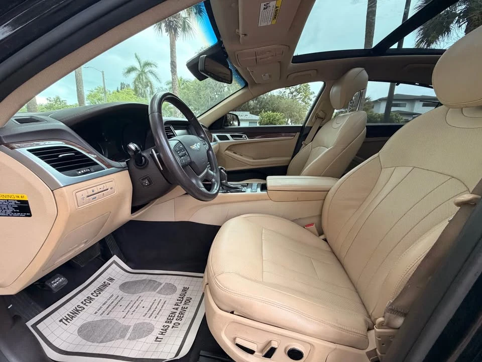 2015 Hyundai Genesis - Image 11 of 16