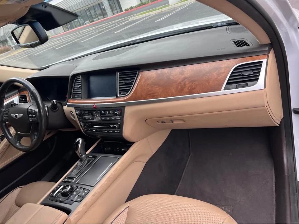 2015 Hyundai Genesis - Image 9 of 20