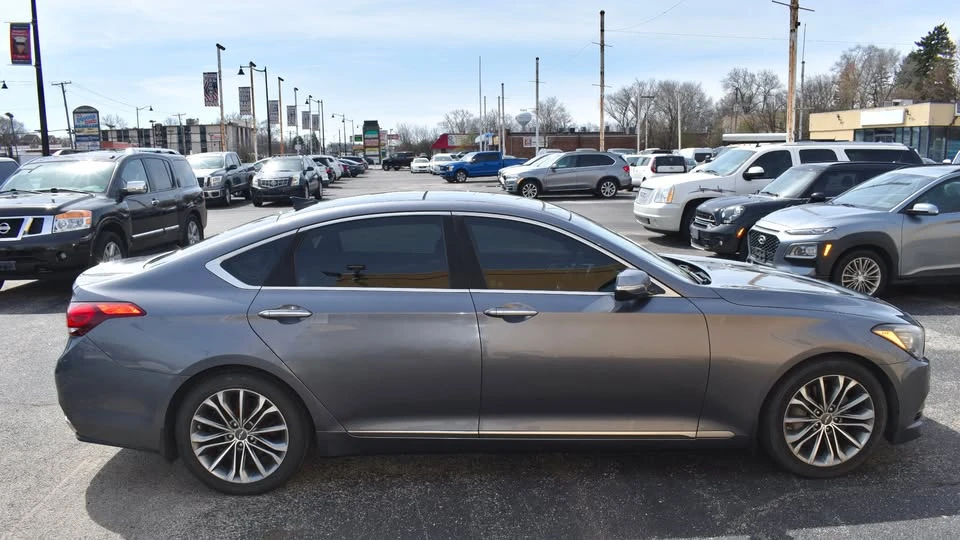 2015 Hyundai Genesis - Image 6 of 20