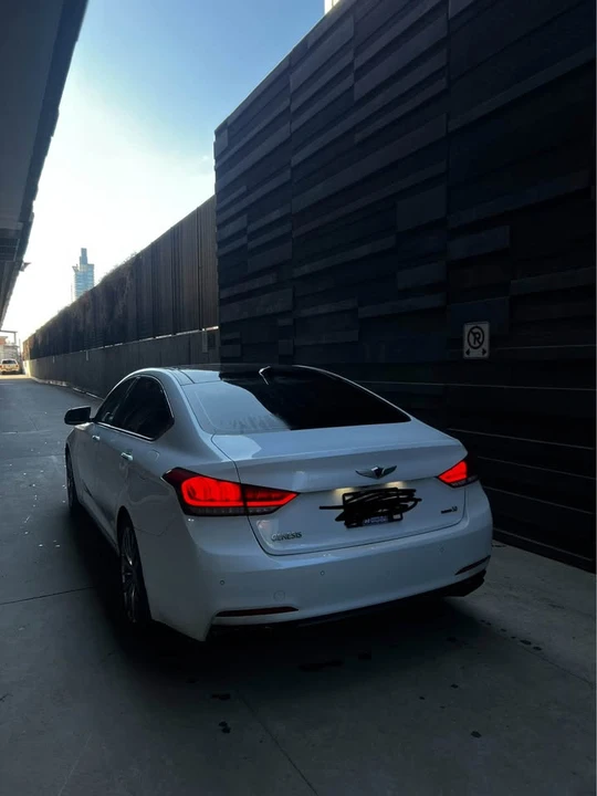 2015 Hyundai Genesis - Image 5 of 6