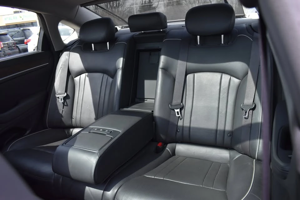 2015 Hyundai Genesis - Image 16 of 20