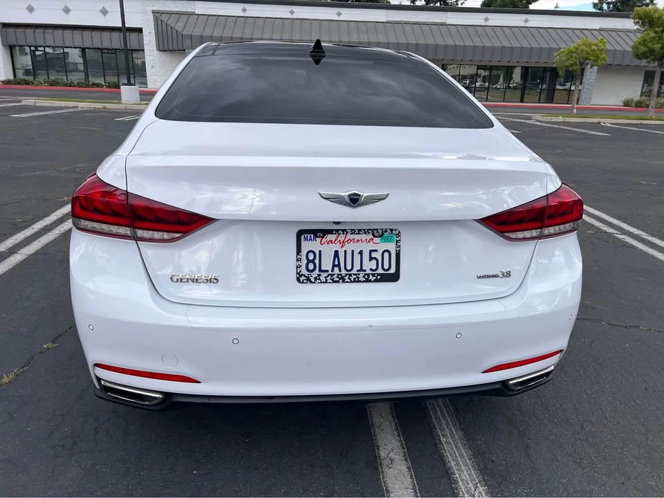 2015 Hyundai Genesis - Image 5 of 20