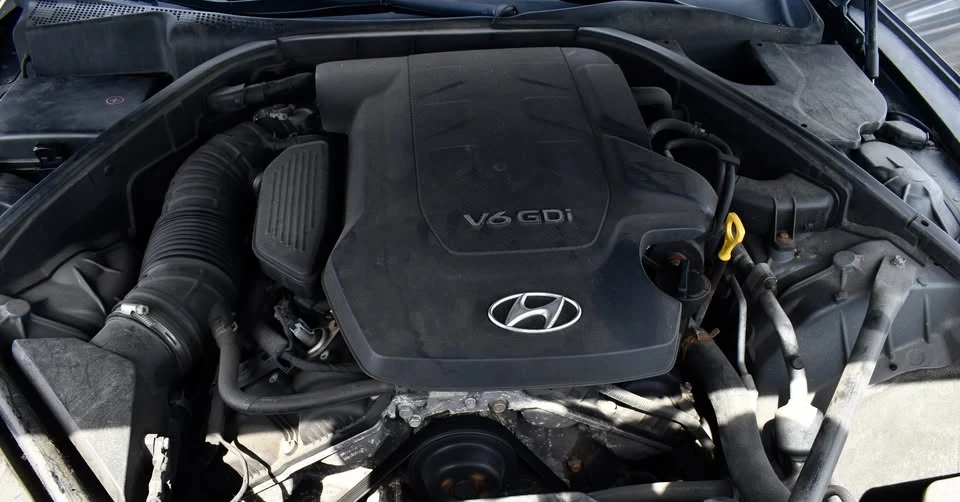 2015 Hyundai Genesis - Image 20 of 20