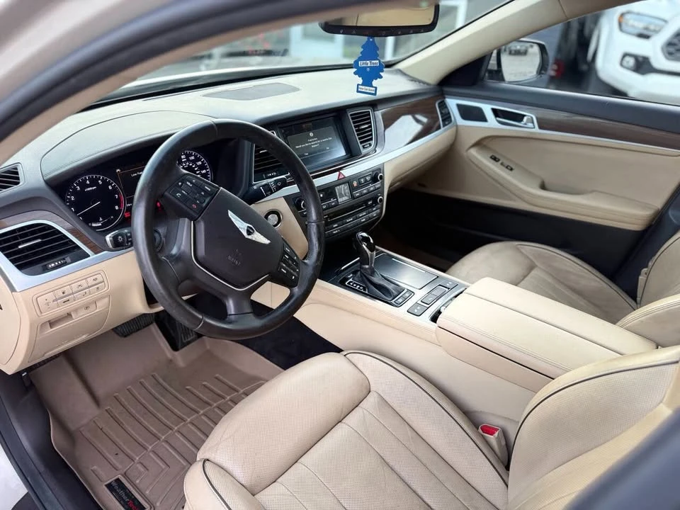 2015 Hyundai Genesis - Image 9 of 17