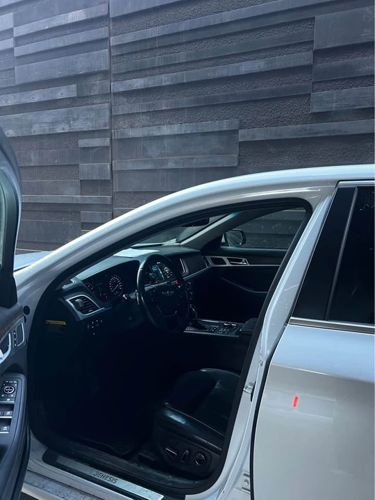 2015 Hyundai Genesis - Image 3 of 6