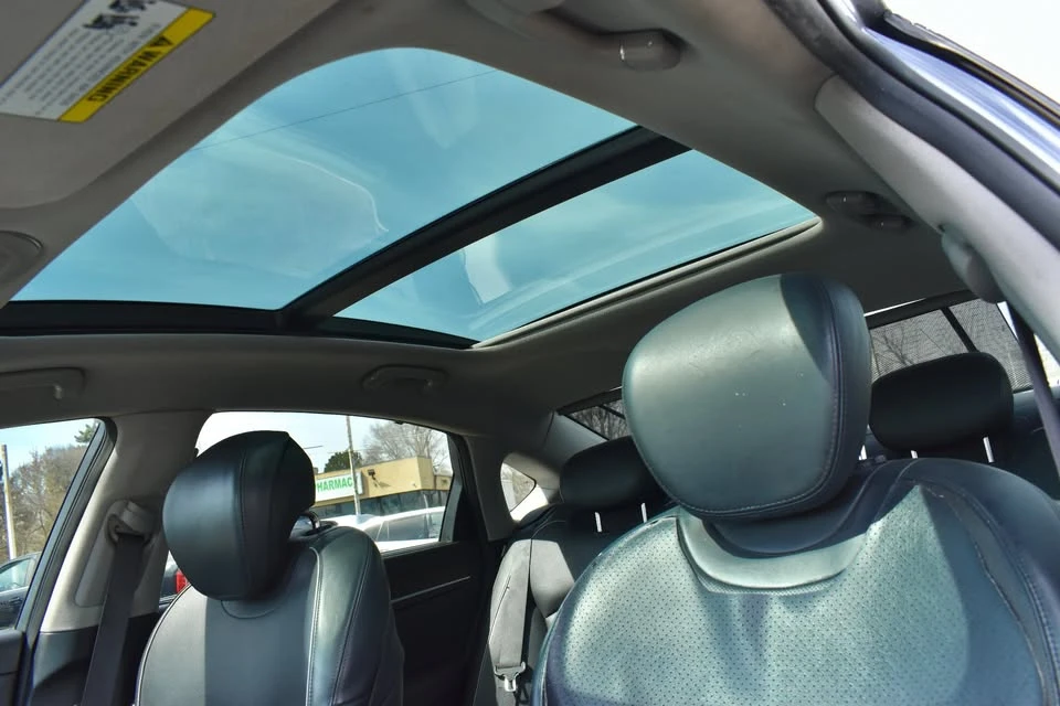 2015 Hyundai Genesis - Image 11 of 20