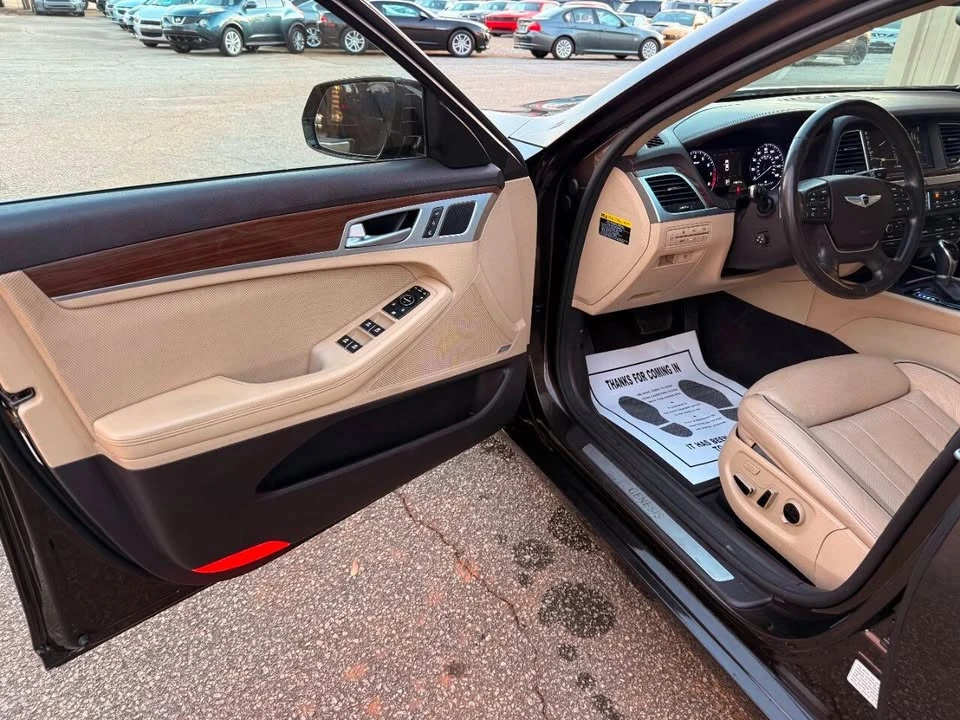 2015 Hyundai Genesis - Image 10 of 20