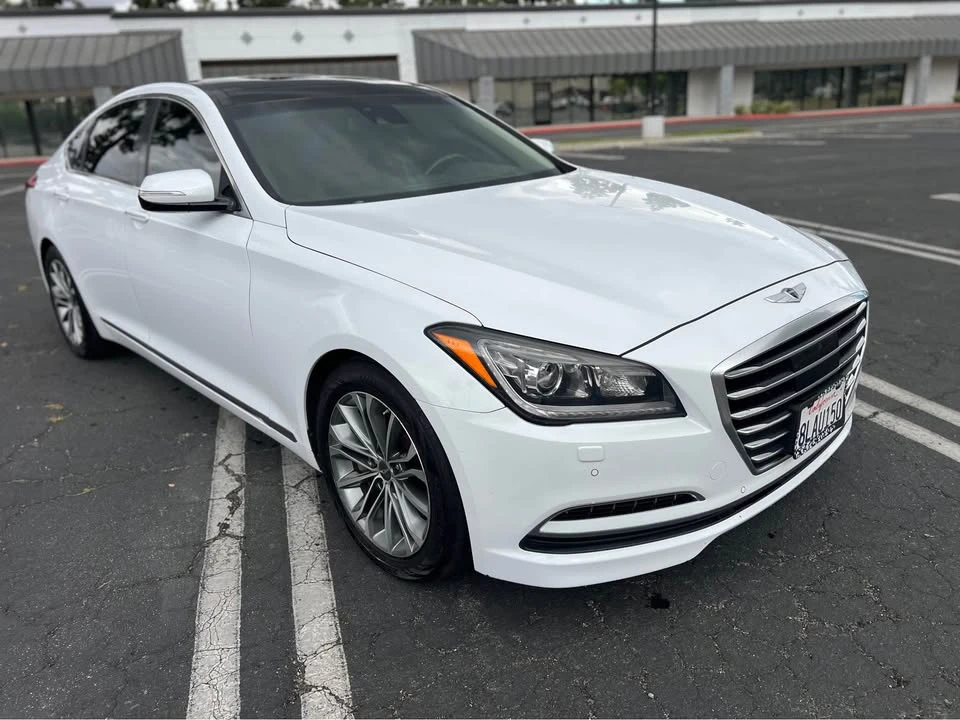 2015 Hyundai Genesis - Image 2 of 20