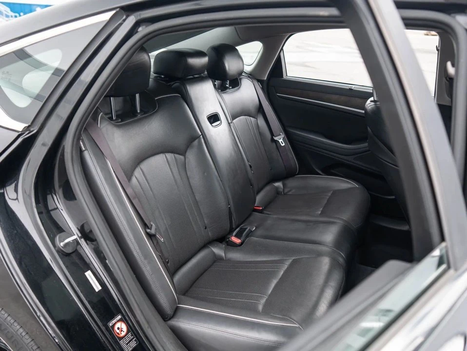 2015 Hyundai Genesis - Image 19 of 20
