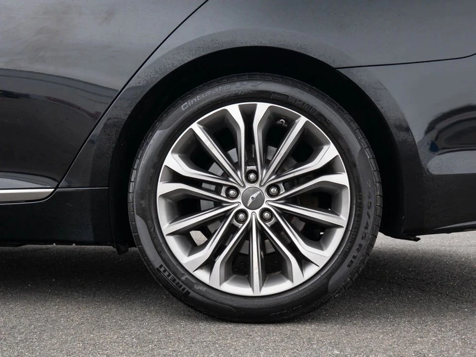 2015 Hyundai Genesis - Image 15 of 20