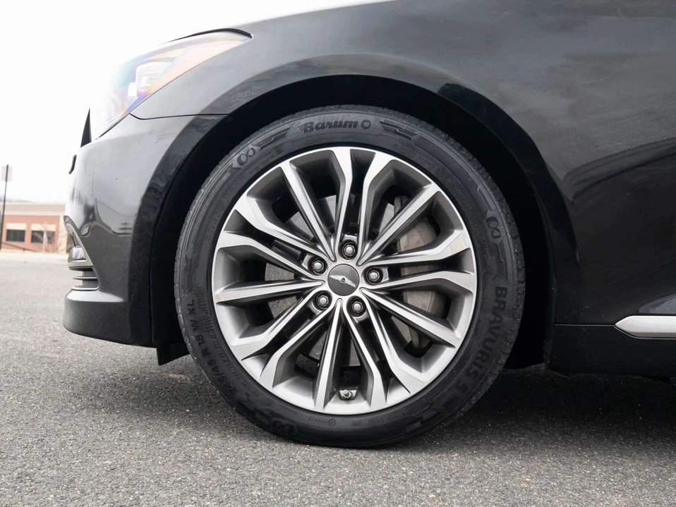 2015 Hyundai Genesis - Image 14 of 20
