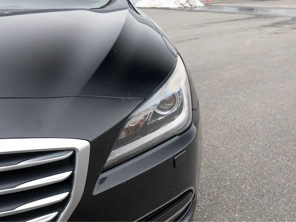 2015 Hyundai Genesis - Image 10 of 20