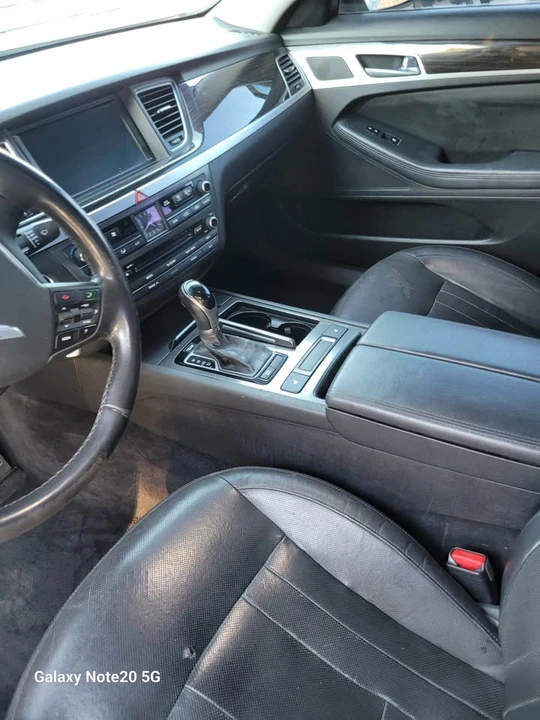 2015 Hyundai Genesis - Image 12 of 12