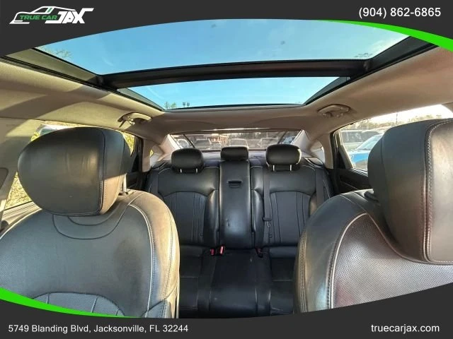 2015 Hyundai Genesis - Image 15 of 18