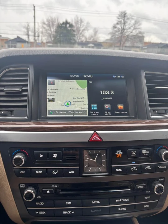 2015 Hyundai Genesis - Image 4 of 11