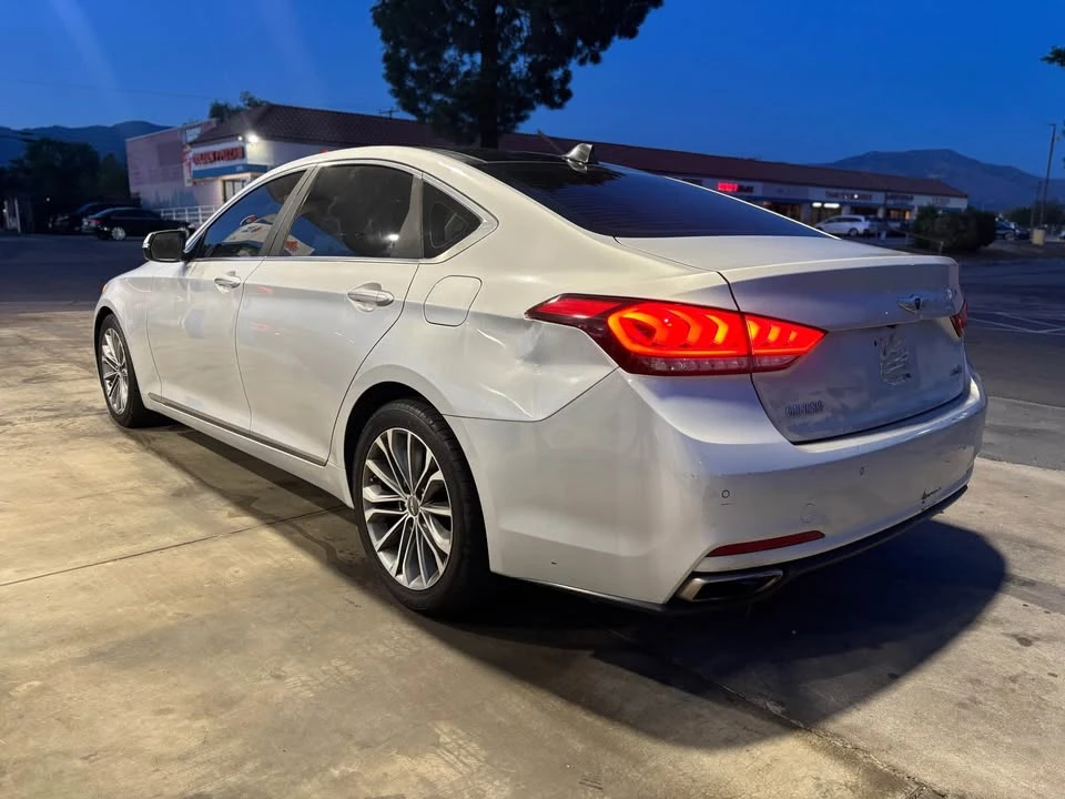 2015 Hyundai Genesis - Image 4 of 8