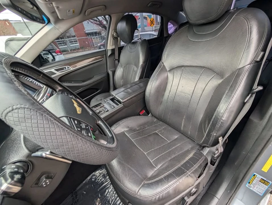2015 Hyundai Genesis - Image 11 of 15