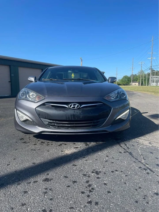 2015 Hyundai Genesis - Image 2 of 9