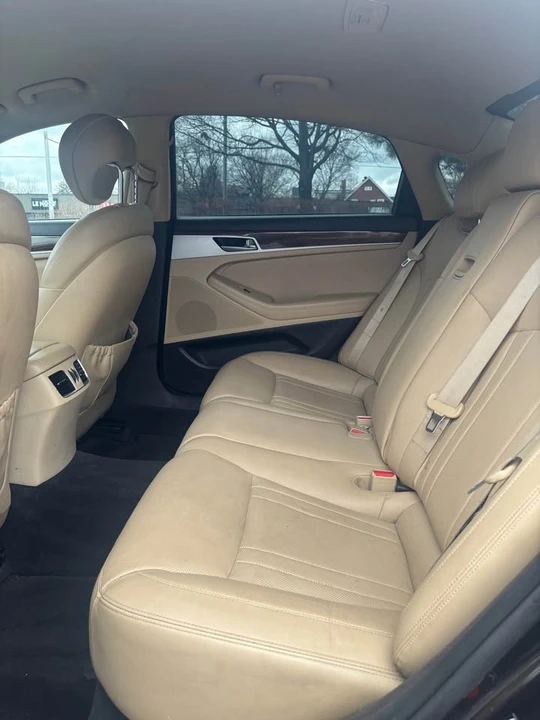 2015 Hyundai Genesis - Image 8 of 11
