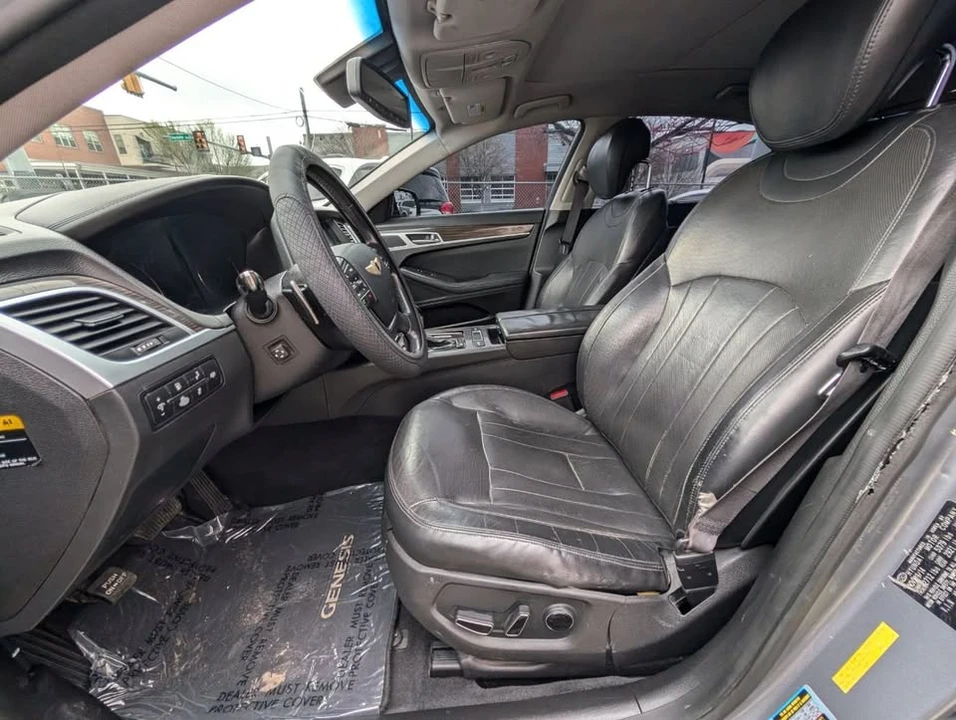 2015 Hyundai Genesis - Image 10 of 15