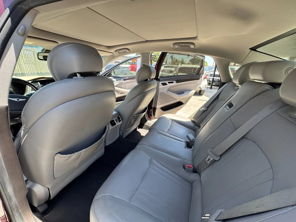 2015 Hyundai Genesis - Image 8 of 11