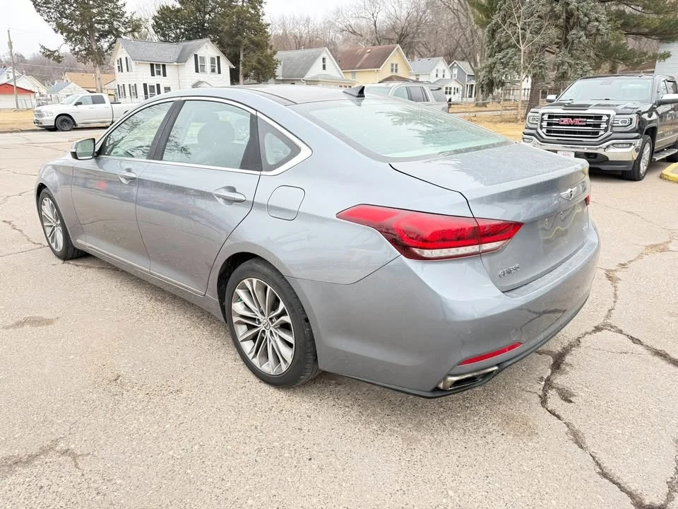2015 Hyundai Genesis - Image 8 of 12