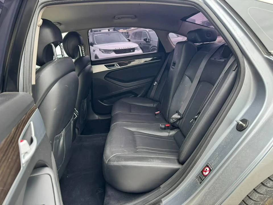 2015 Hyundai Genesis - Image 17 of 18