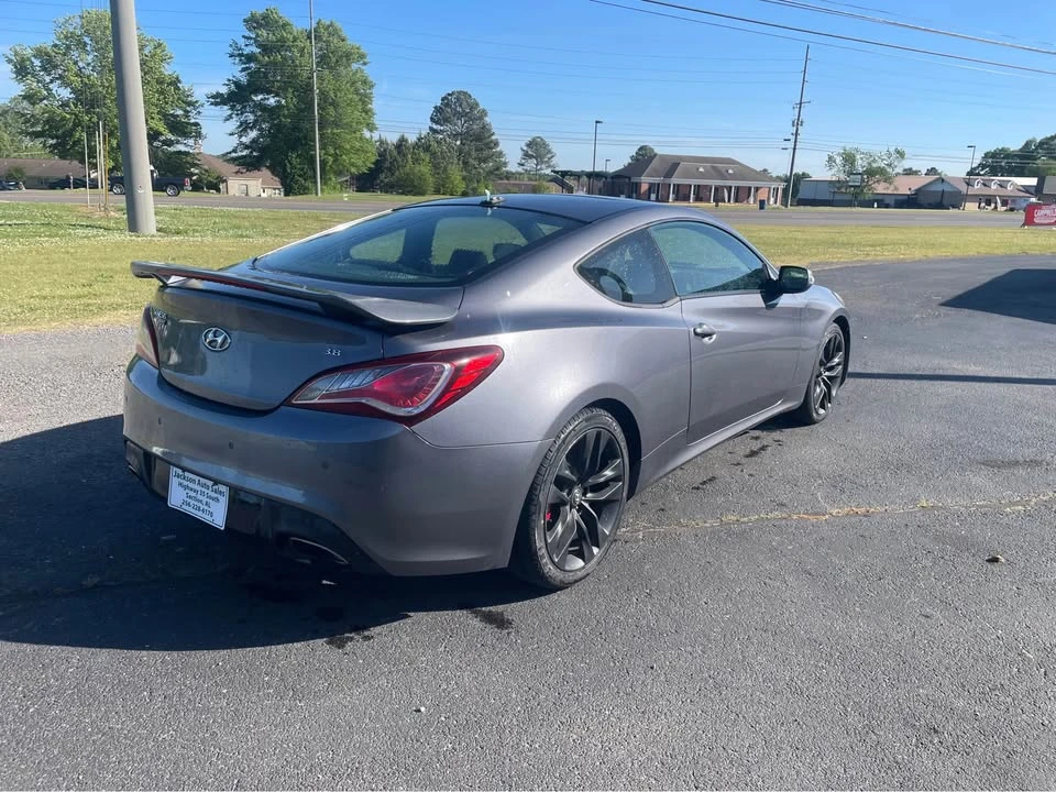 2015 Hyundai Genesis - Image 4 of 9