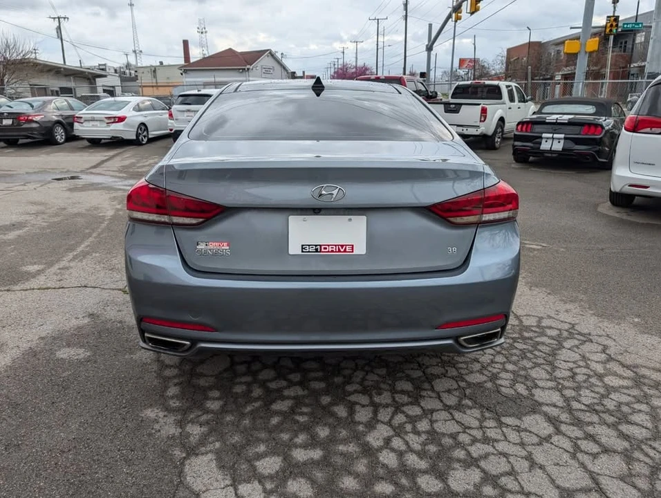 2015 Hyundai Genesis - Image 4 of 15