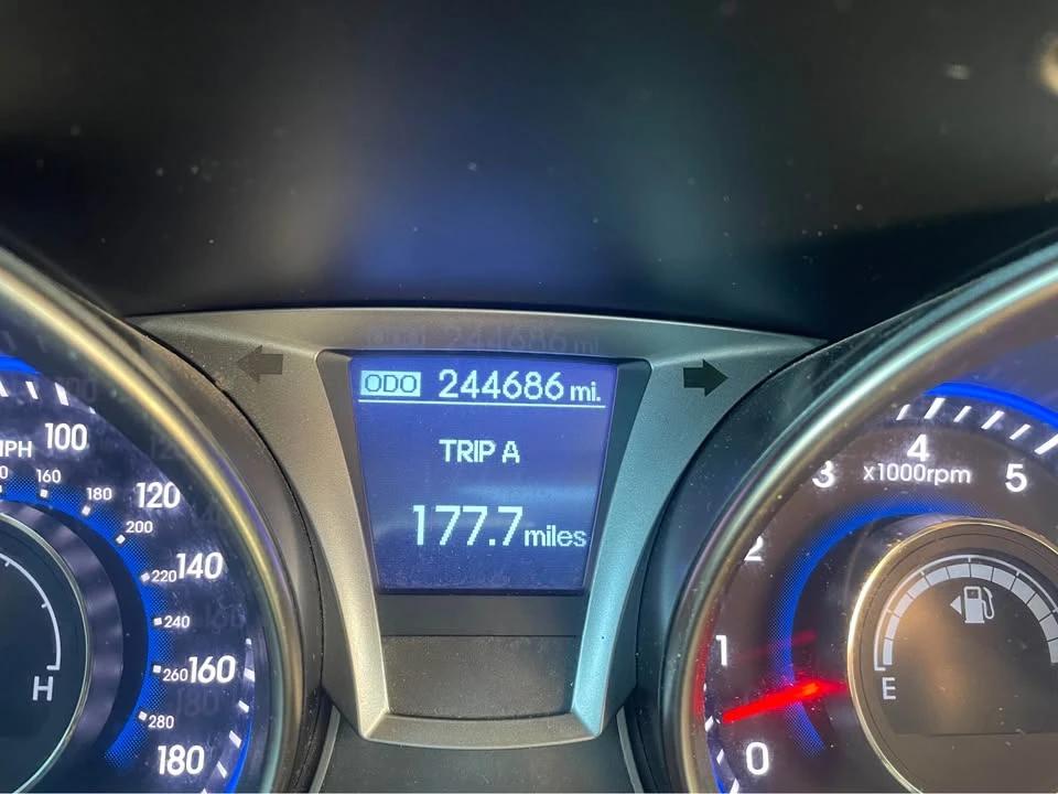 2015 Hyundai Genesis - Image 9 of 9