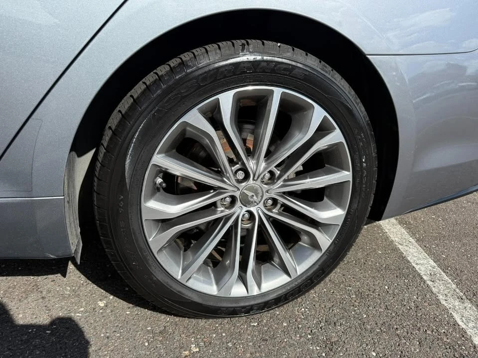 2015 Hyundai Genesis - Image 7 of 20