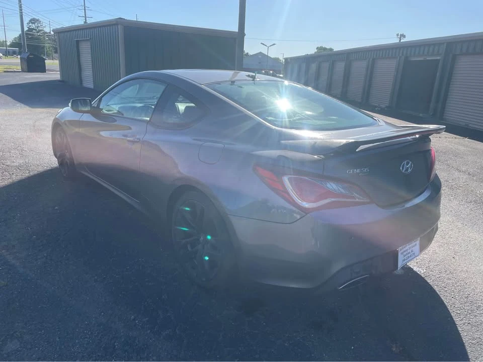 2015 Hyundai Genesis - Image 5 of 9