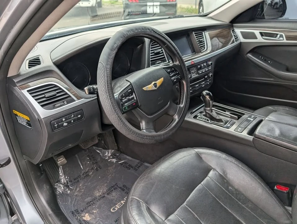 2015 Hyundai Genesis - Image 7 of 15