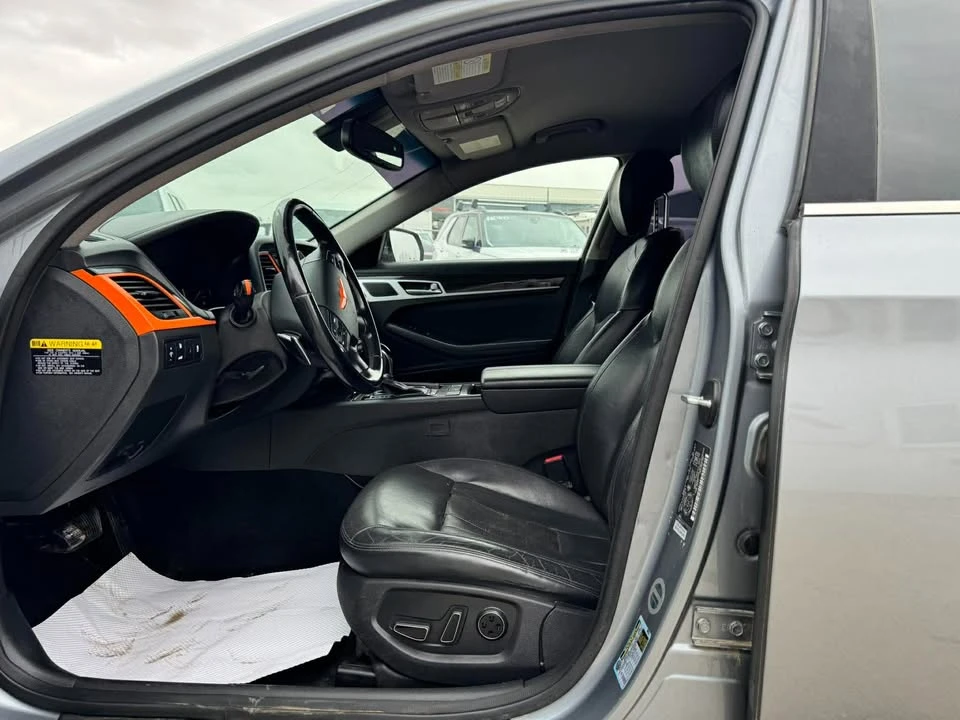 2015 Hyundai Genesis - Image 7 of 18