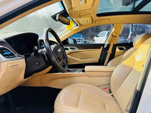 2015 Hyundai Genesis - Image 9 of 17