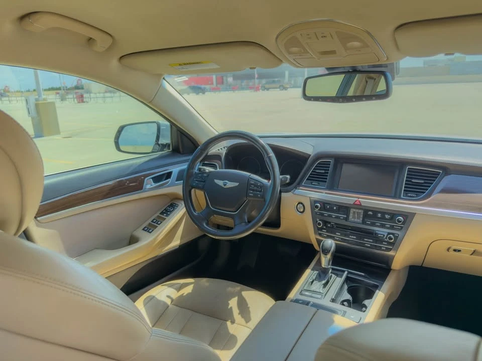 2015 Hyundai Genesis - Image 13 of 15