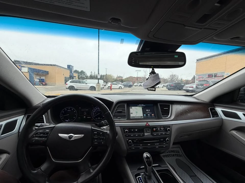 2015 Hyundai Genesis - Image 11 of 12