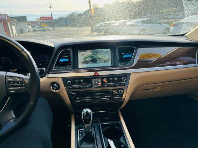 2015 Hyundai Genesis - Image 12 of 17
