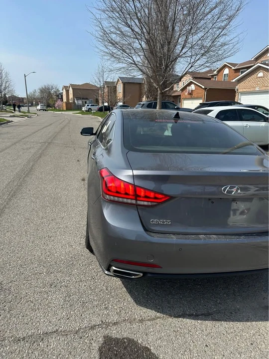 2015 Hyundai Genesis - Image 5 of 12