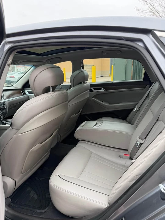 2015 Hyundai Genesis - Image 10 of 12