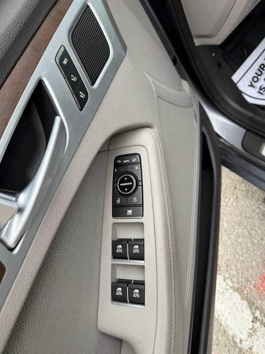 2015 Hyundai Genesis - Image 9 of 12